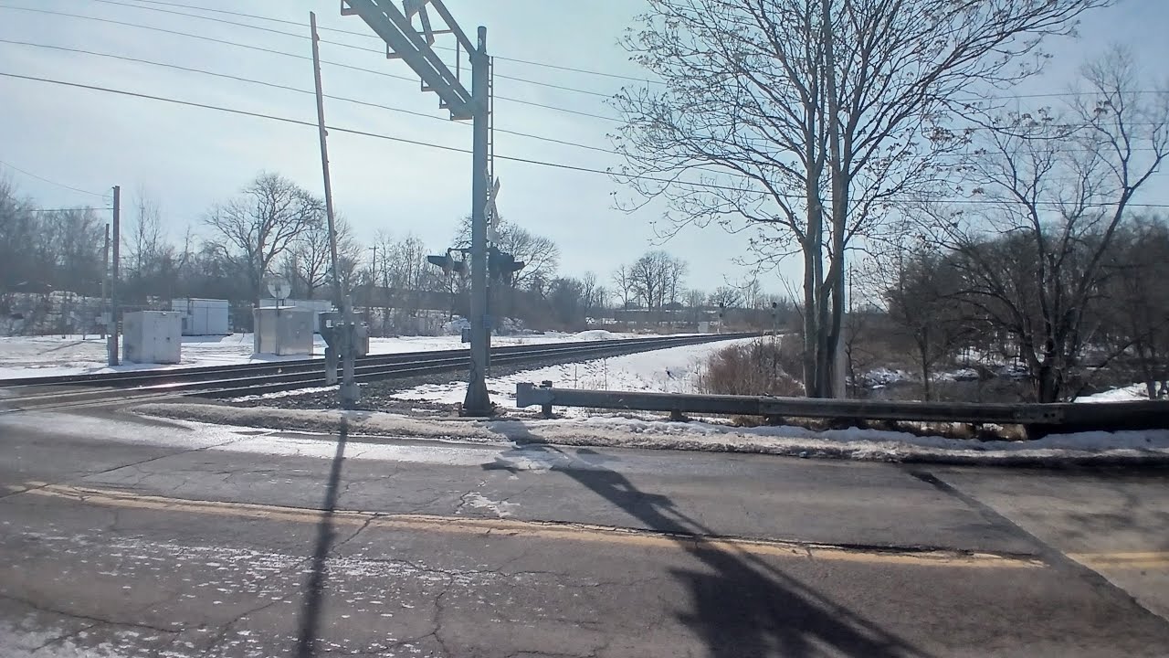 Tannery Park railfanning with 2 DPU, A short mixed train with well well and Autorack. Subscribe