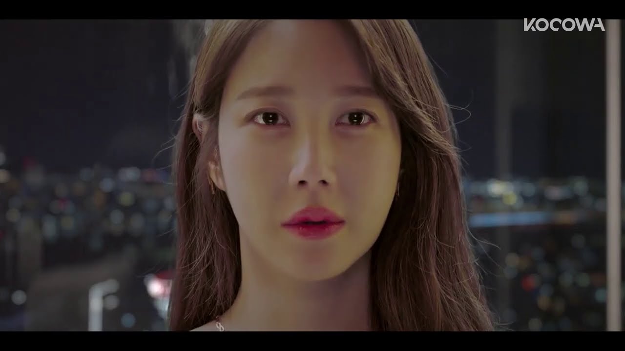Lee Ji Ah witnesses a suicide in the penthouse [The Penthouse Ep 1]