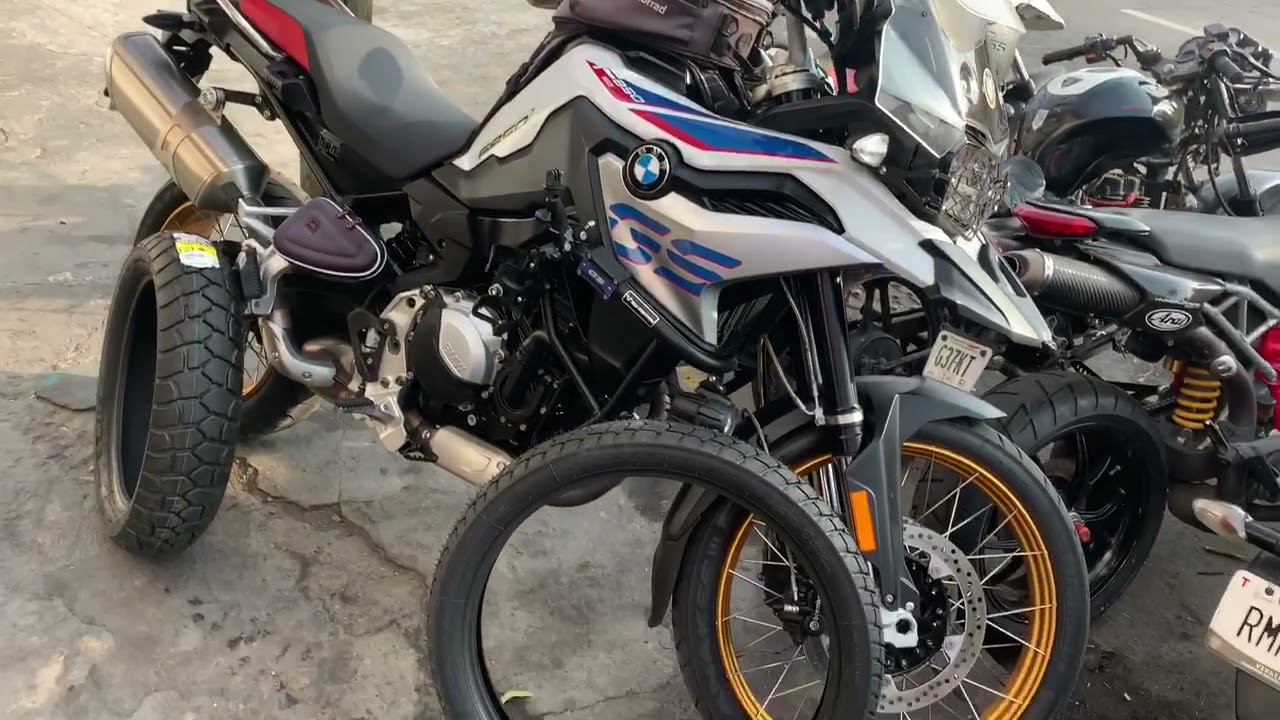 BMW 850GS CAMBIO DE LLANTAS DE ANAKEE III A ADVENTURE EXITO