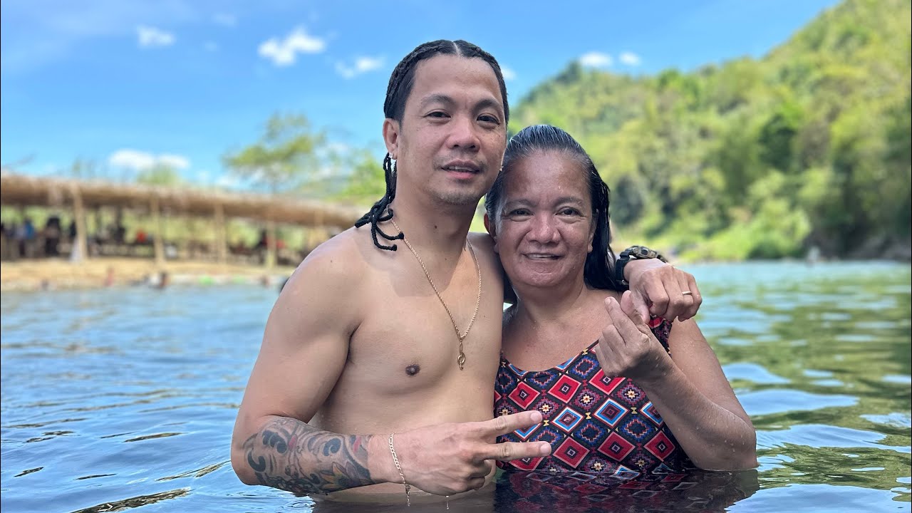 Ofw homecoming surprise for mom after 6 years 🥰