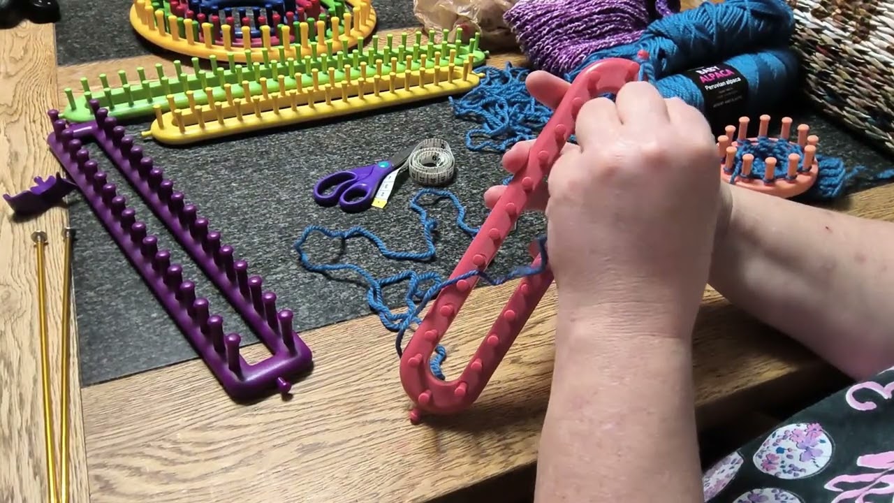 Learn how to Loom Knit for beginners (left handed)