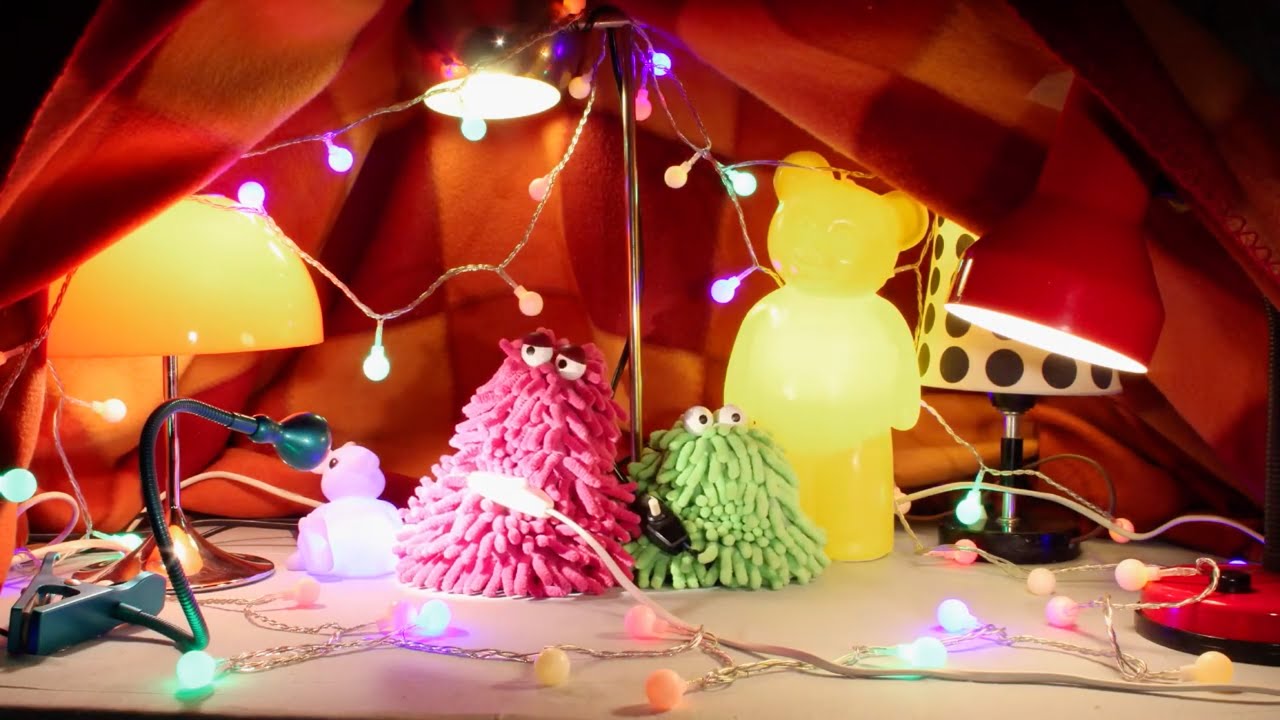 Dusty & Mop - 07 - Incandescent blanket landscape