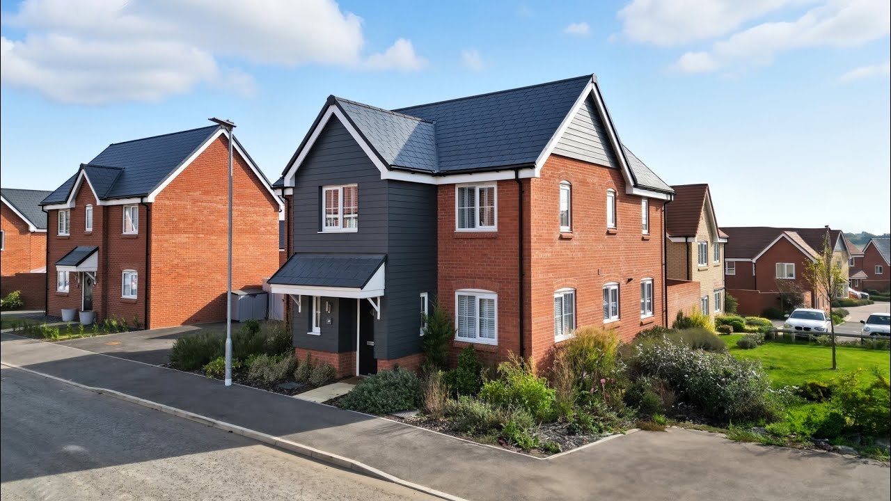 Property tour of 28 Emerald Avenue, Ipswich, IP1 6FQ. Presented by Edd Callegari – LUXPAD.