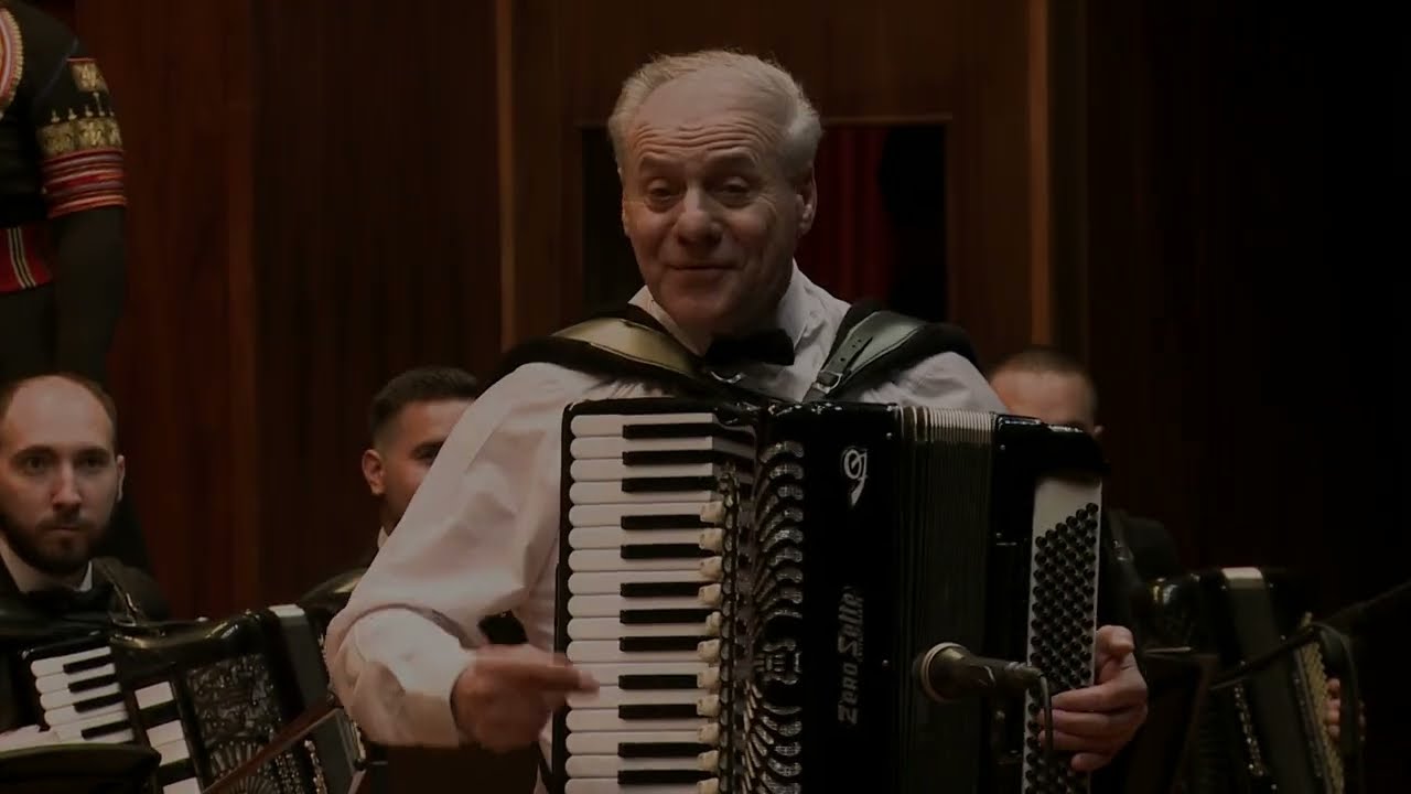 SLAVKO MITROVIĆ CALE I BEOGRADSKI OMLADINSKI NARODNI ORKESTAR - Pogledaj de