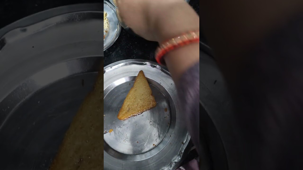आज हमने ब्रेड से बहुत ही प्यारा सा स्वीट डिश बनाया जिसे लोगों ने बहुत ही चाव से खाया।#priyanka #