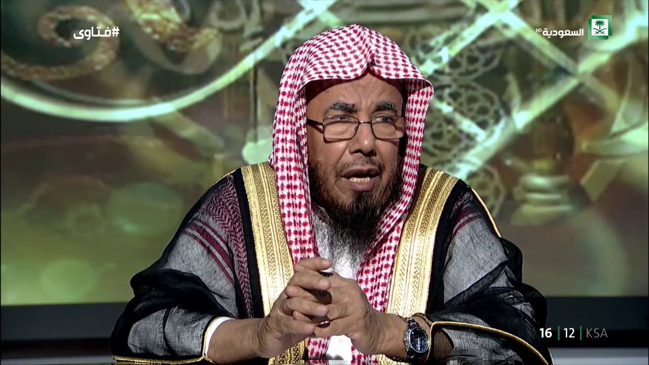 حكم تقليد الكفار