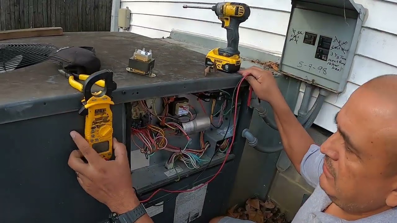 el termostato se quedó sin energía porque el transformador se quemo
