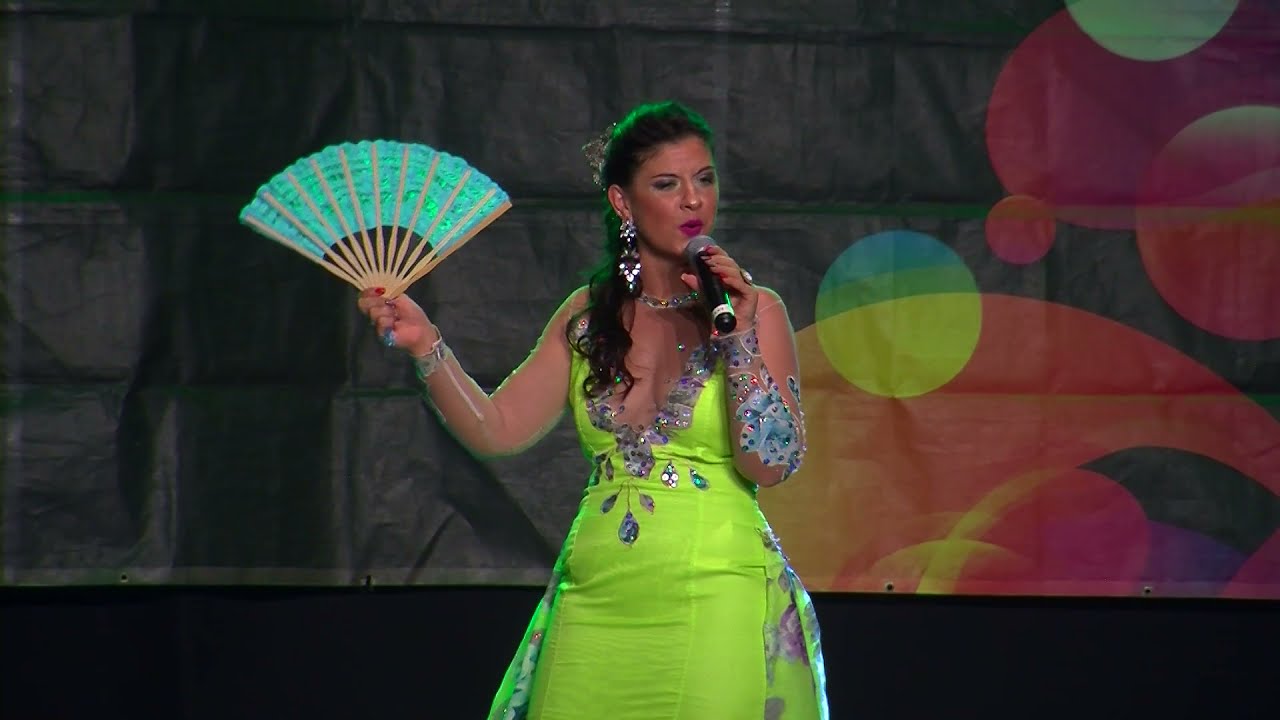 Irene Martínez - Noche de Copla - 2021 - Nardo con Bata de Cola, Sevilla, Ojos Verdes, Pasodobles..