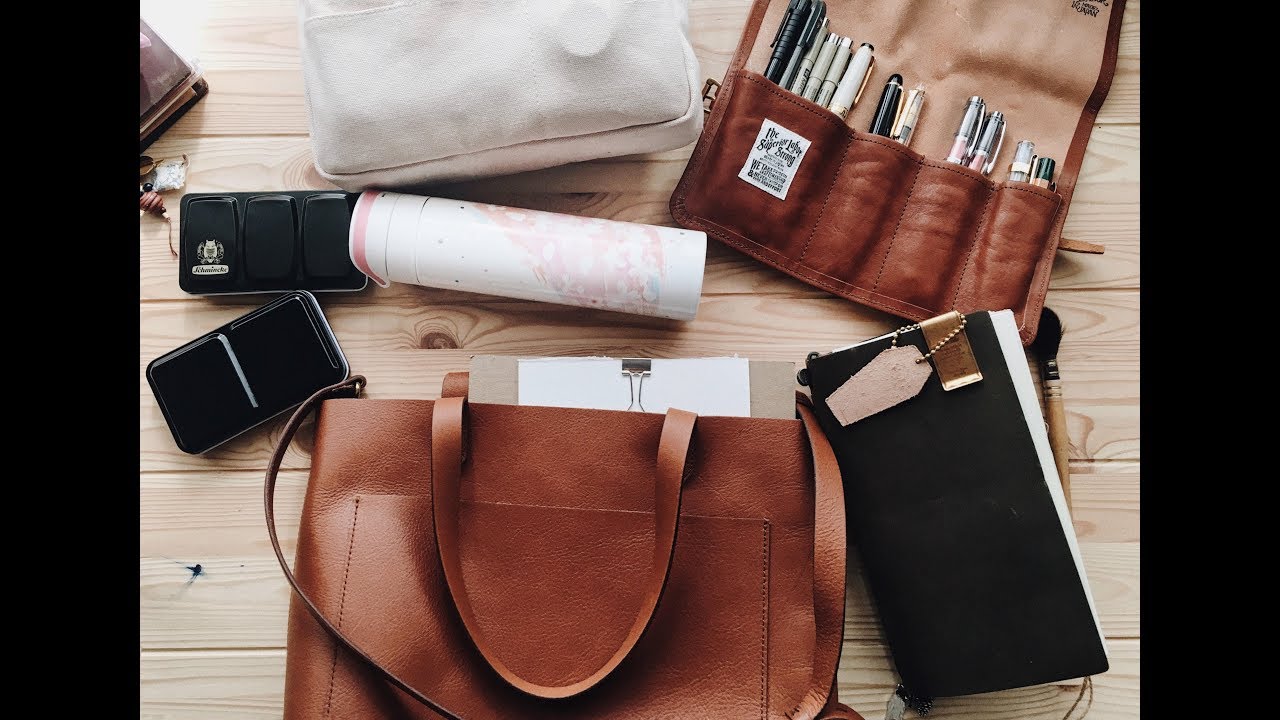 What's in my Traveler bag // Sketch art bag, watercolor palette, carry on bag