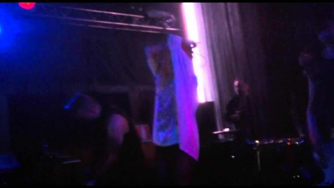 Tying Tiffany ((Drownin')) Live 2012 @ Tunnel (Milan)