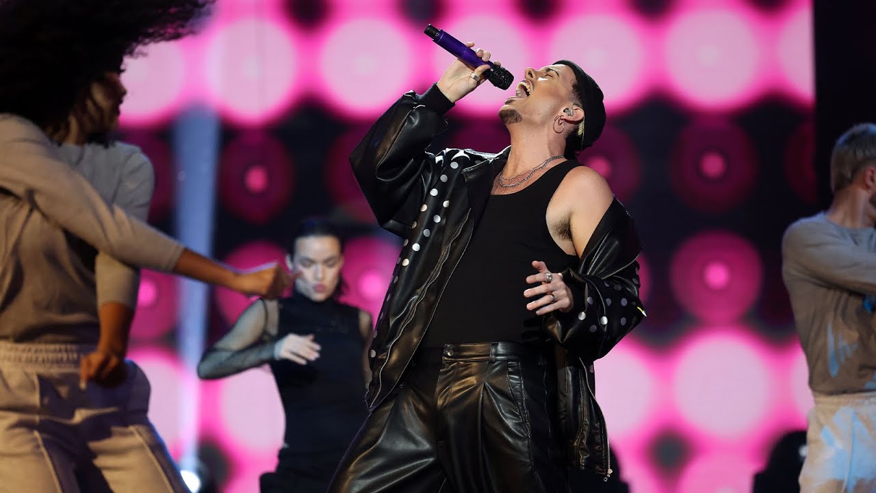 Mikel Herzog JR imita a Abraham Mateo en 