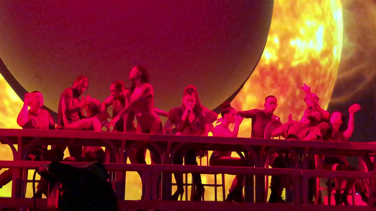 Ariana Grande - Raindrops, God Is A Woman - Prague 4K UHD