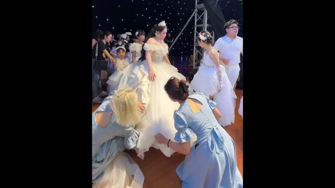 Models in Wedding Dress TRIP & FALL during a Bridal Exhibition in Vietnam!