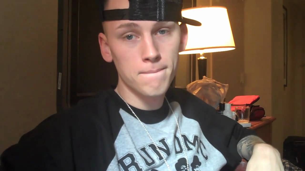 Machine Gun Kelly - Interview (2/15/11)