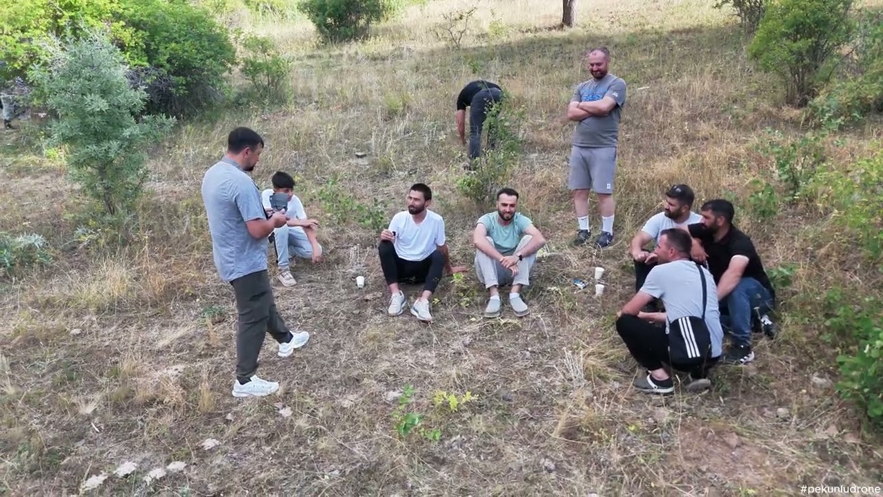 Pekunlu Gençler Bir Arada