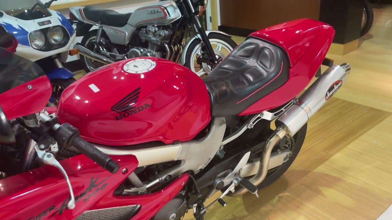 1998 Honda 996 super hawk, walk around, start and run ￼