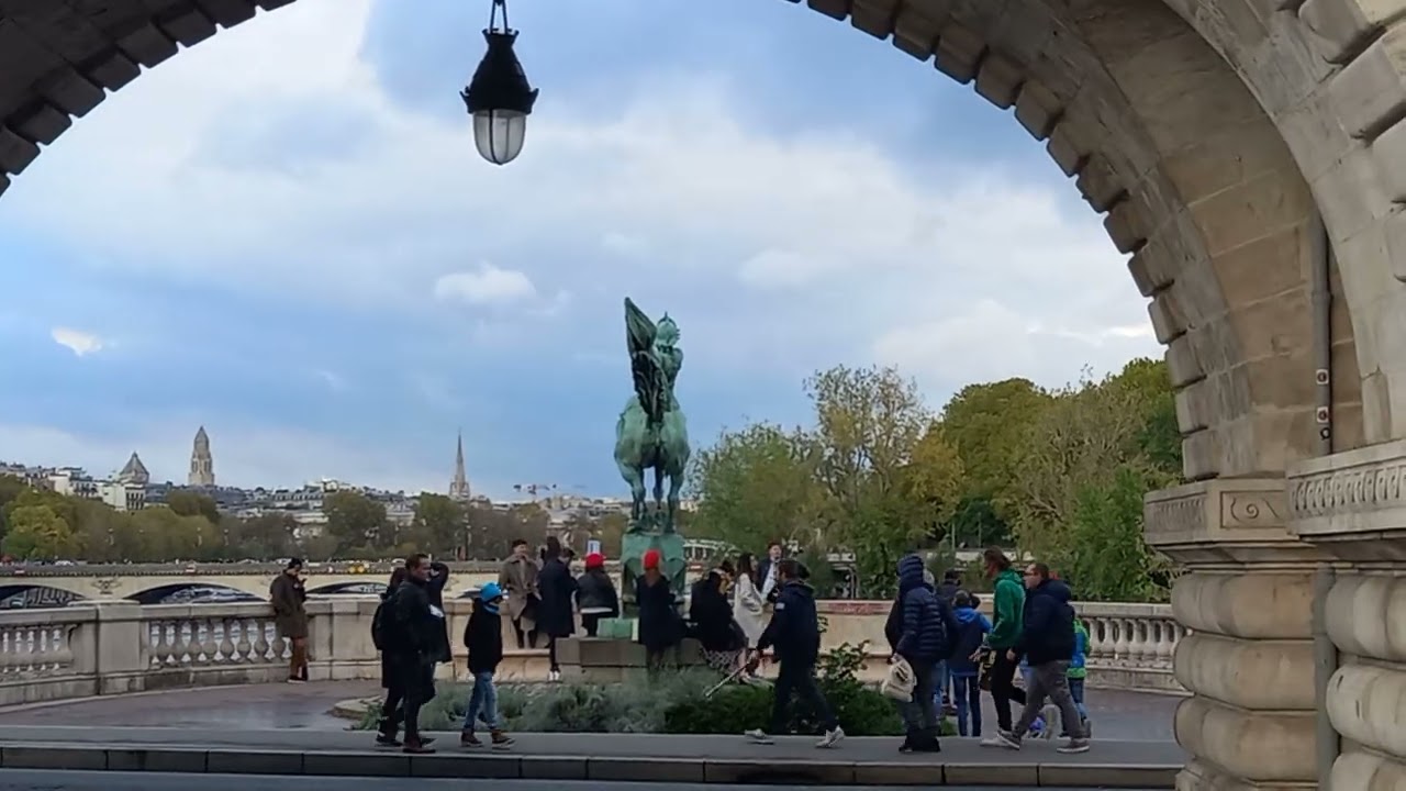 paris pont de Bir-Hakeim nov22
