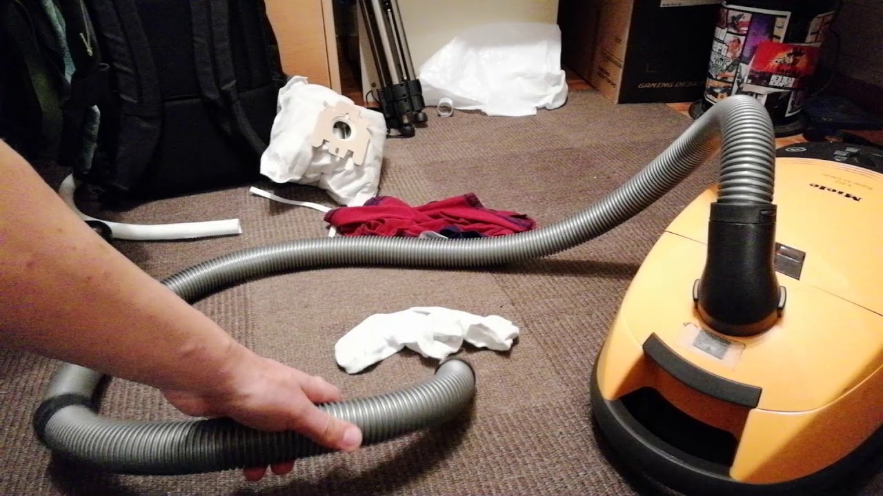 How to deal with huge messy stuff without too much effort! Vacuuming socks