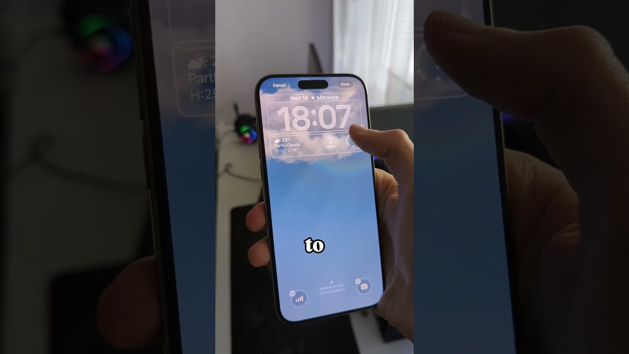 Adjust the size of the clock on Lock Screen iPhone iOS 26 #tech #ios26 #ios #iphone #iphonetips
