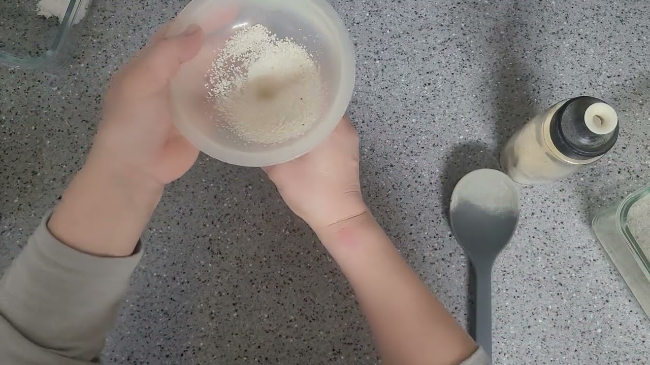 맛있는 가는 소금 만들기~살짝 볶아서 수분을 날리고.#천일염 갈은거 &맛소금& 후추 넣고 시중에서 팔지 않는 맛있는 나만의 소금을 만들어보세요~^^*