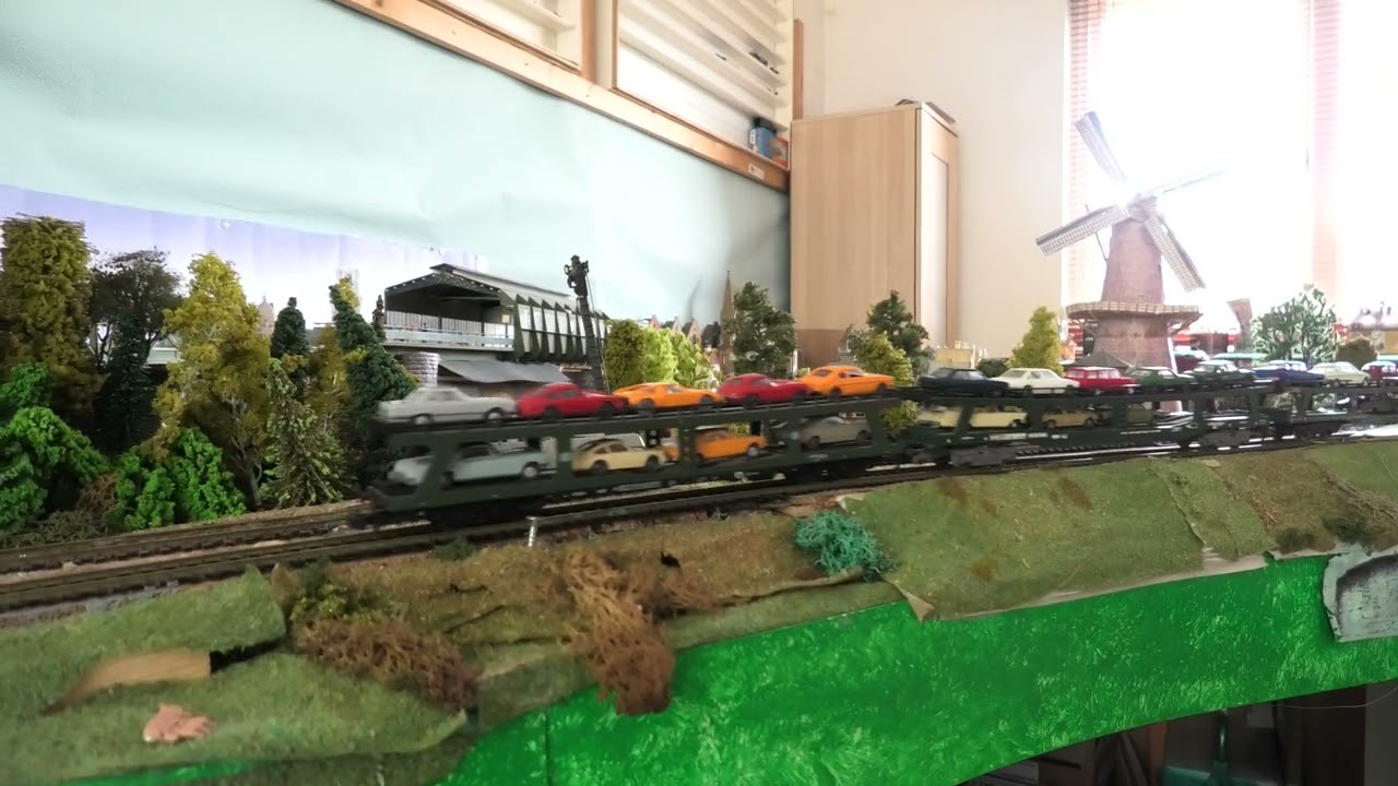 Running session 1974 Auto D-Zug w/ HO Fleischmann BR 221 at Aulendorf.  see link please in info.