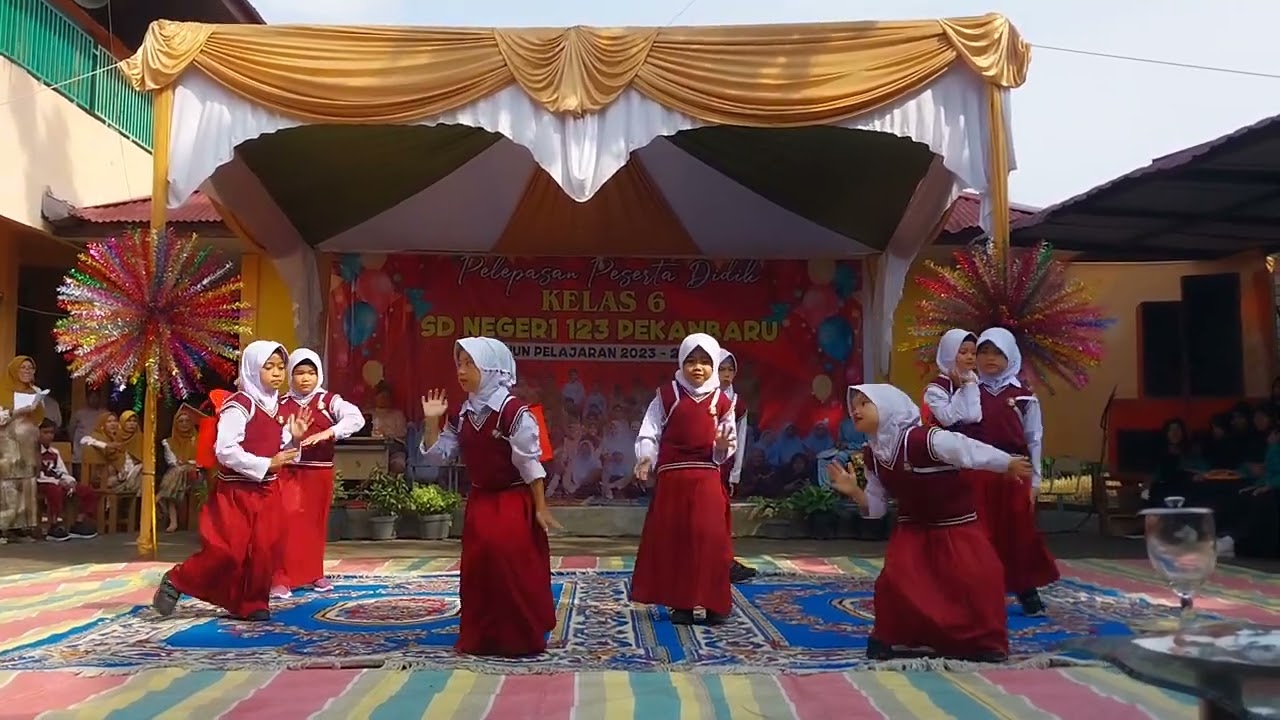 Tari Guruku Tersayang by Rumi dkk Kls 1 SDN 123 Pekanbaru