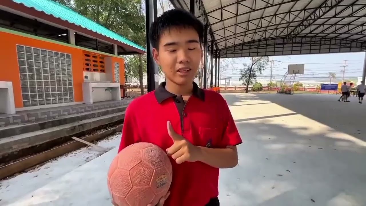 สอนการส่งลูกแฮนด์บอลเบื้องต้น 