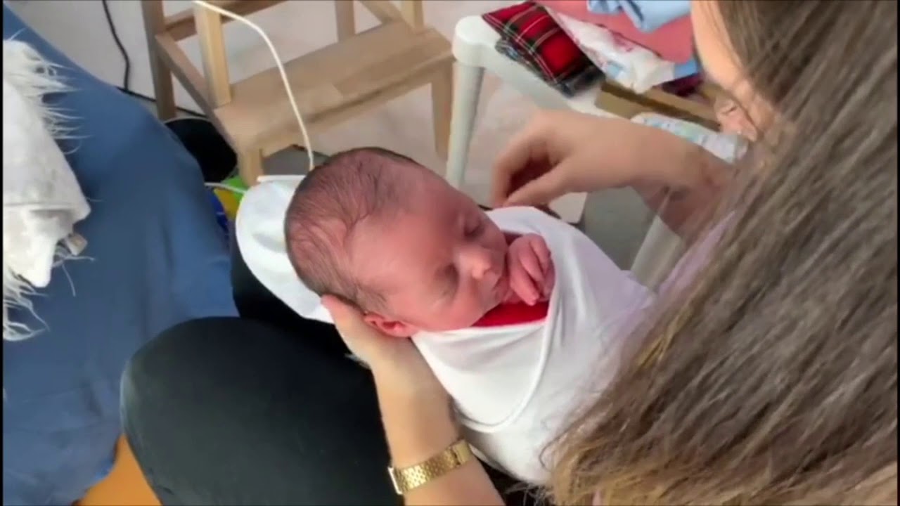 FORMA DE ENVOLVER A UN BEBÉ - SESIÓN NEWBORN MARÍA FOTOGRAFÍA