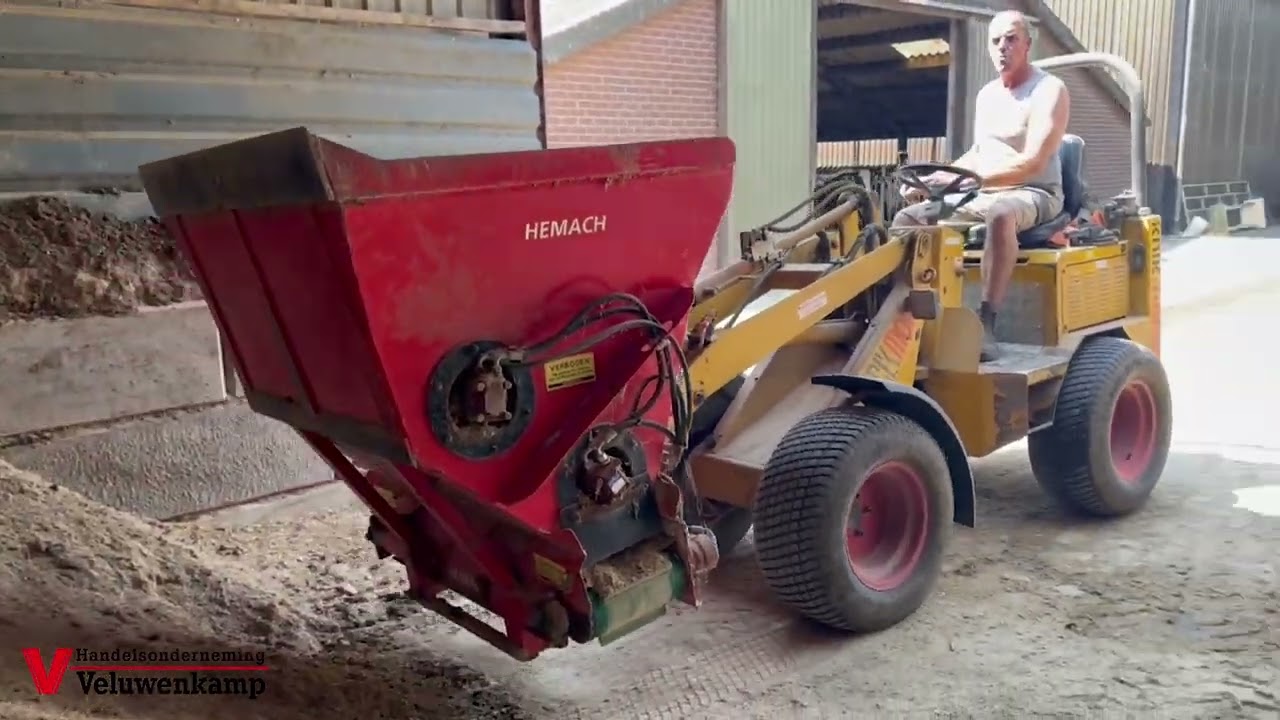 Knikmops met Hemach boxenstrooier