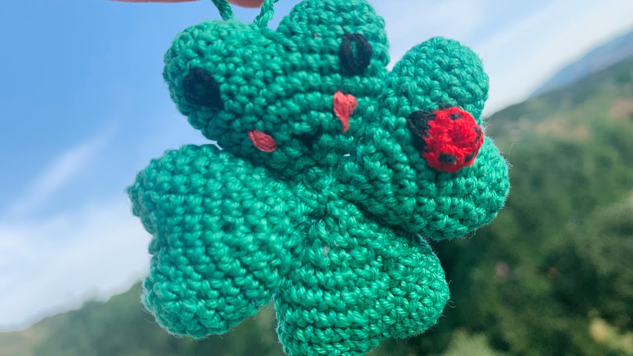Trifoi cu 4 foi crosetat 3D. Inimioara amigurumi