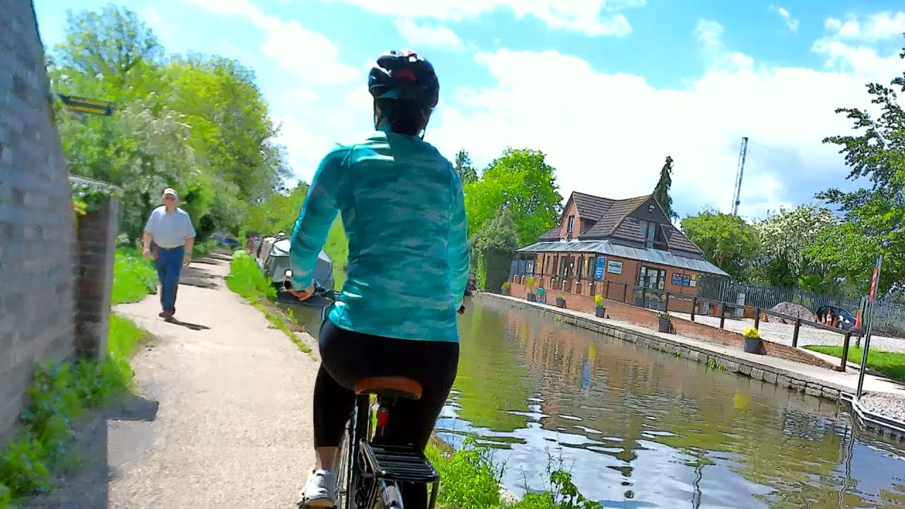 Cycling the Grand Union Canal between Perivale and Hanwell