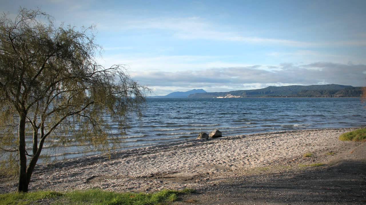 Volcanic Lake Taupō - Roadside Stories
