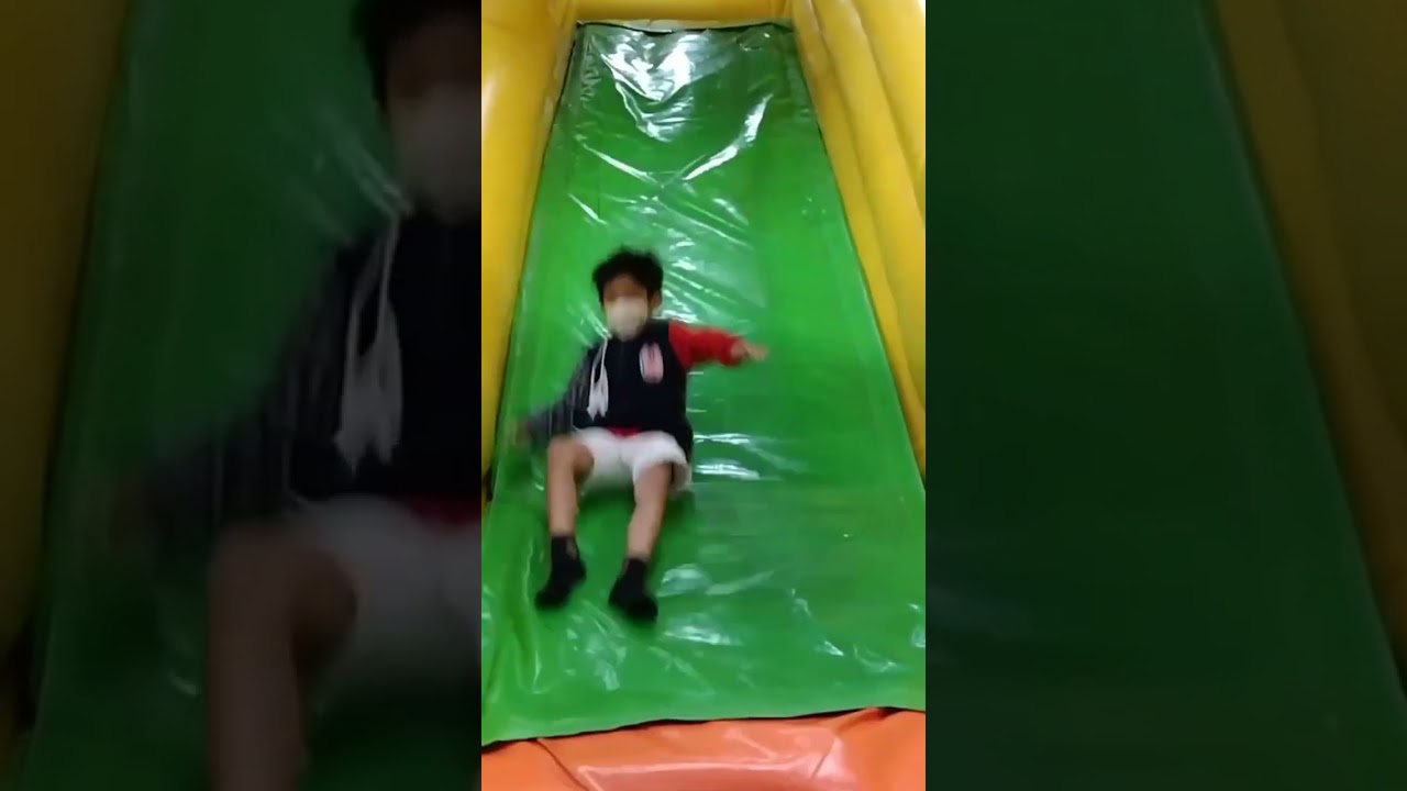HAPPY KID ENJOY PLAYING AT HUGE SLIDES AT KIDZOONA PH INDOOR PLAYGROUND #shorts #indoorplayground