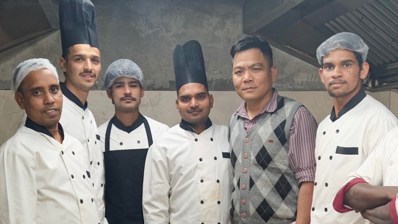 Aaj thi hotal me party 🎉 plz 🙏guys like share comment and subscribe to my YouTube channel