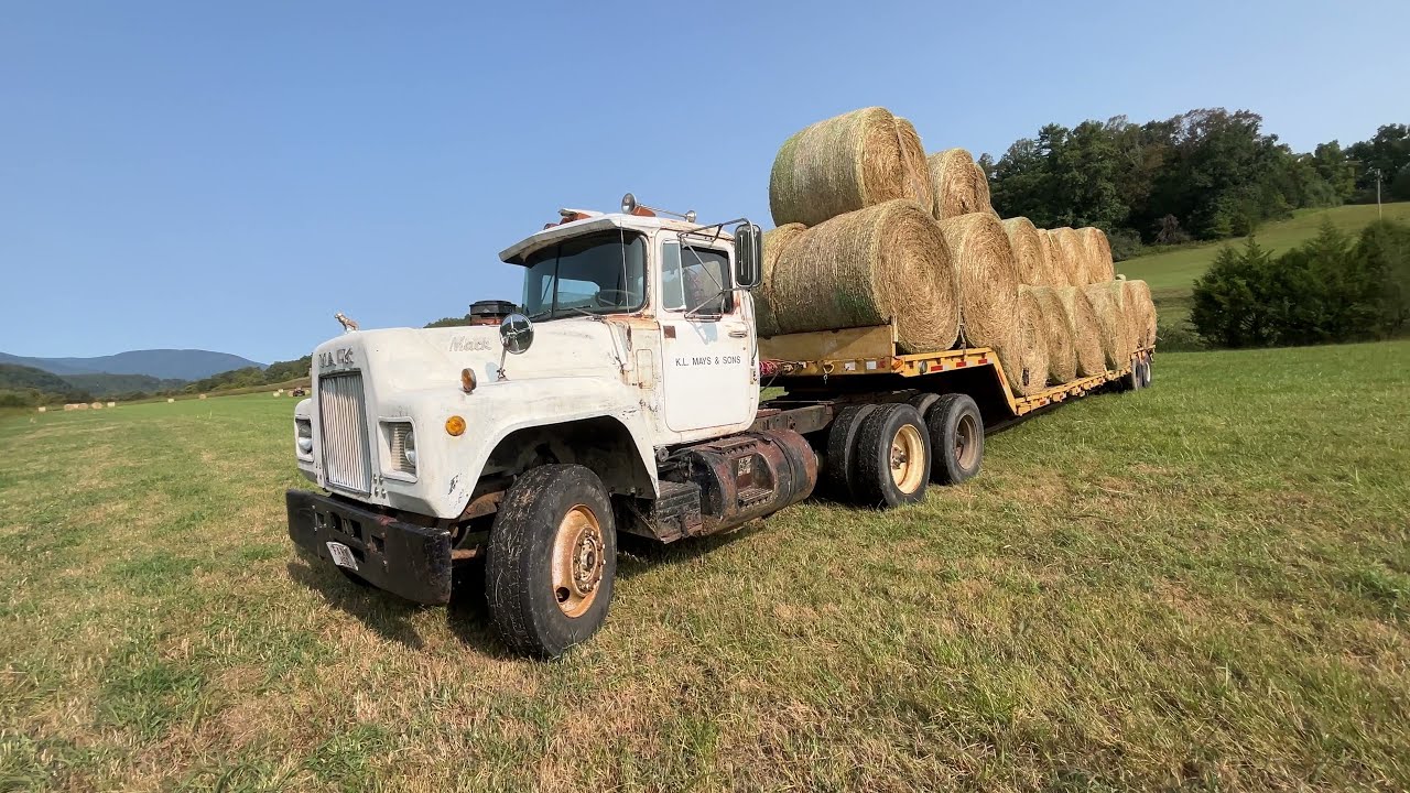 1980 R model Mack 6 speed Load and Haul Hay
