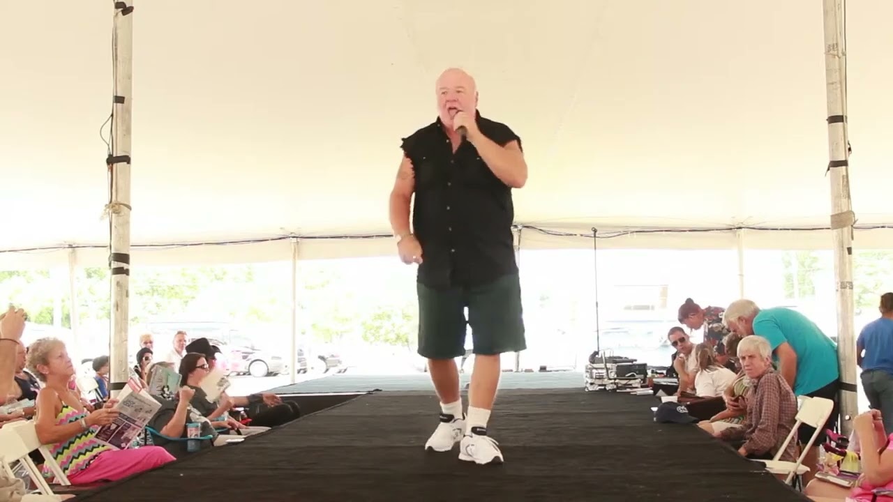 Open mic performance 'Hard Headed Woman' Elvis Week 2015