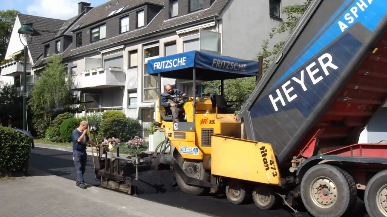 D&uuml;sseldorf-Grafenberg Der Stra&szlig;enbelag wird erneuert - Sony DSC-TX1
