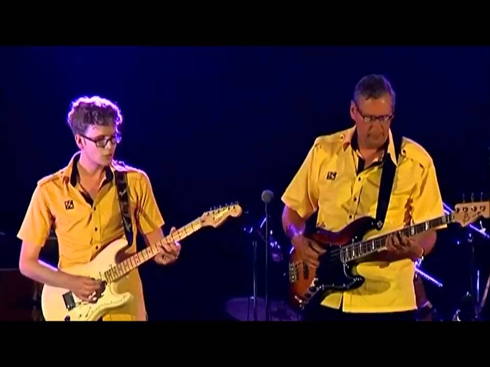 explosion rockets -  la comparsa -