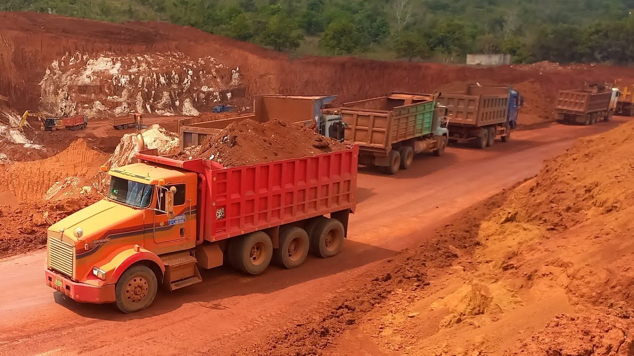 Chinese And American Heavy haulers In Action| Bauxite Mining In Jamaica | Episode02