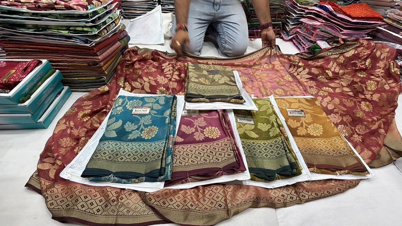 Chickpet wholesale Fancy sarees shops | single saree courier available