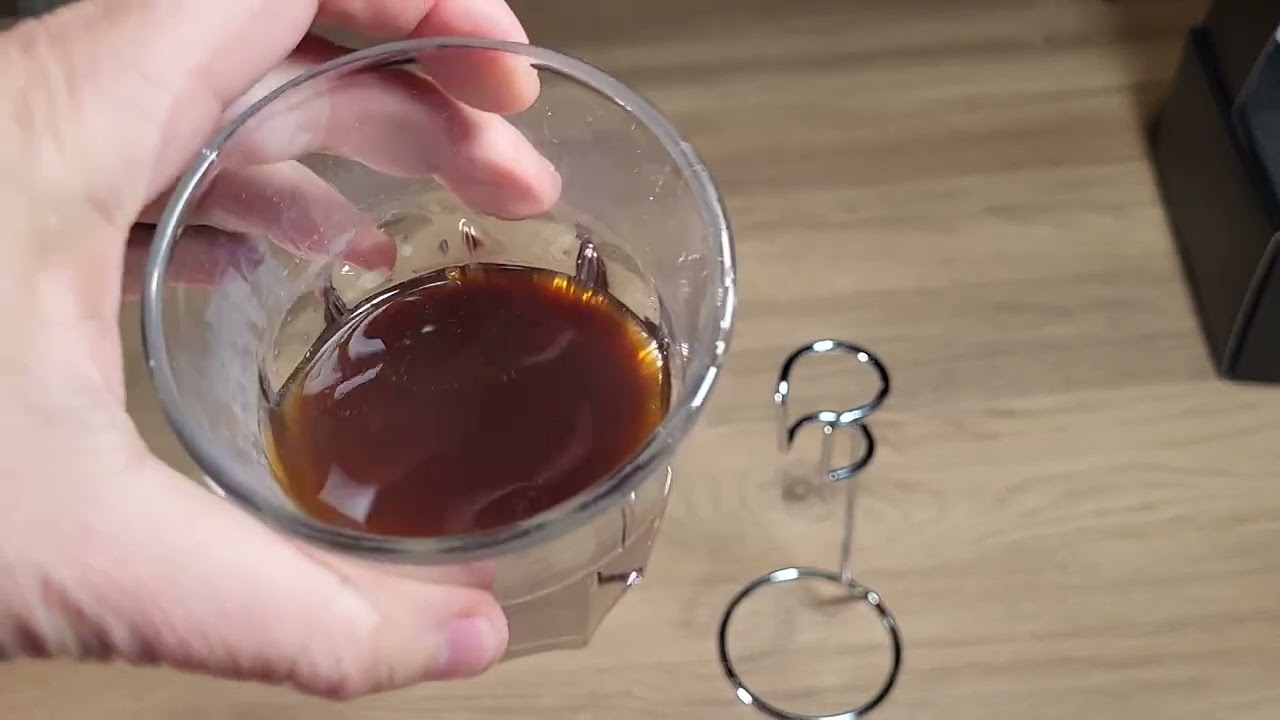 Maestri House Mousseur à Lait Rechargeable, Démonstration du mousseur pour réaliser un café frappé