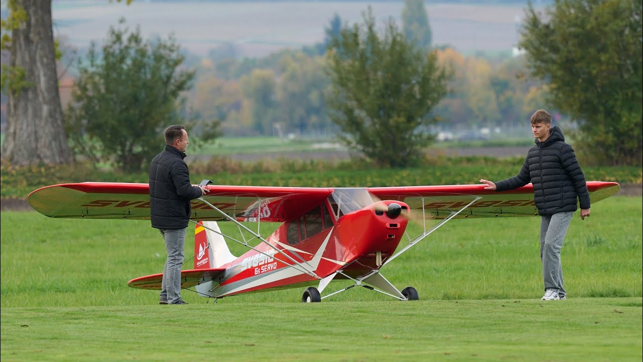 60% Piper PA-18 Bill Hempel, 6,45 m wingspan, Kolm 6-Zylinder. 24 x CHASERVO HV7010