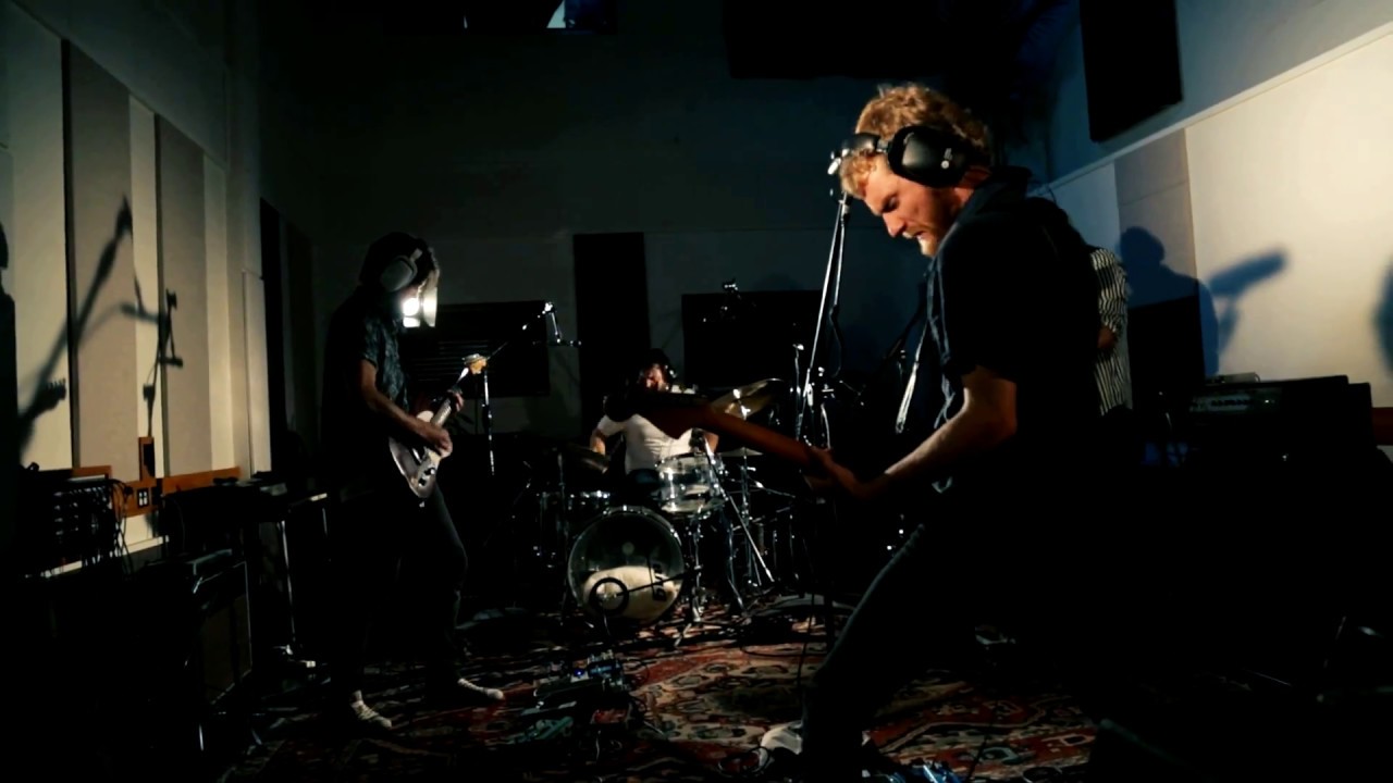 Contagious - Ollie Thorpe live at Golden Retriever
