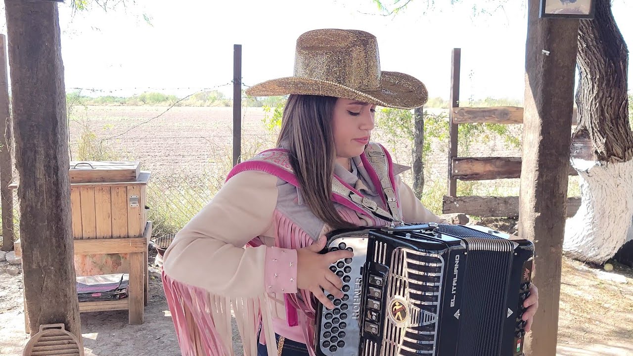 Al Caballo De Mi Padre (En Vivo) - Valeria La Sonrisa Del Acordeón (Video Oficial)