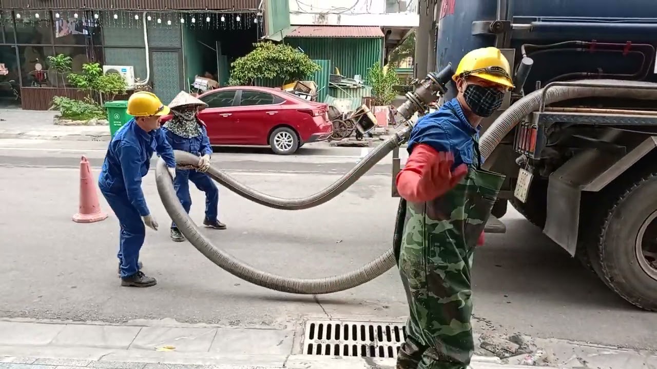 Nạo vét phố Nguyễn Thái học và Huỳnh Tấn phát.
