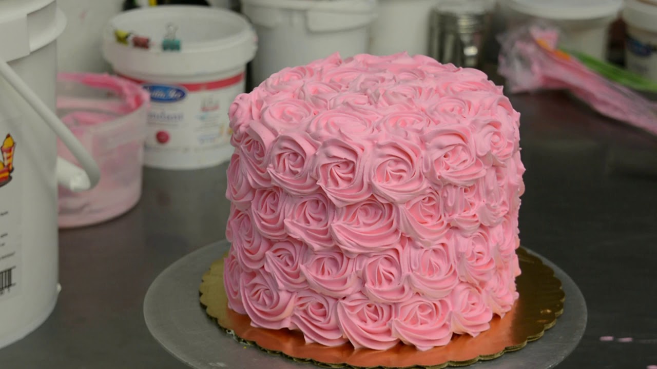 How to Decorate a Simple & Beautiful Minnie Mouse Theme Cake