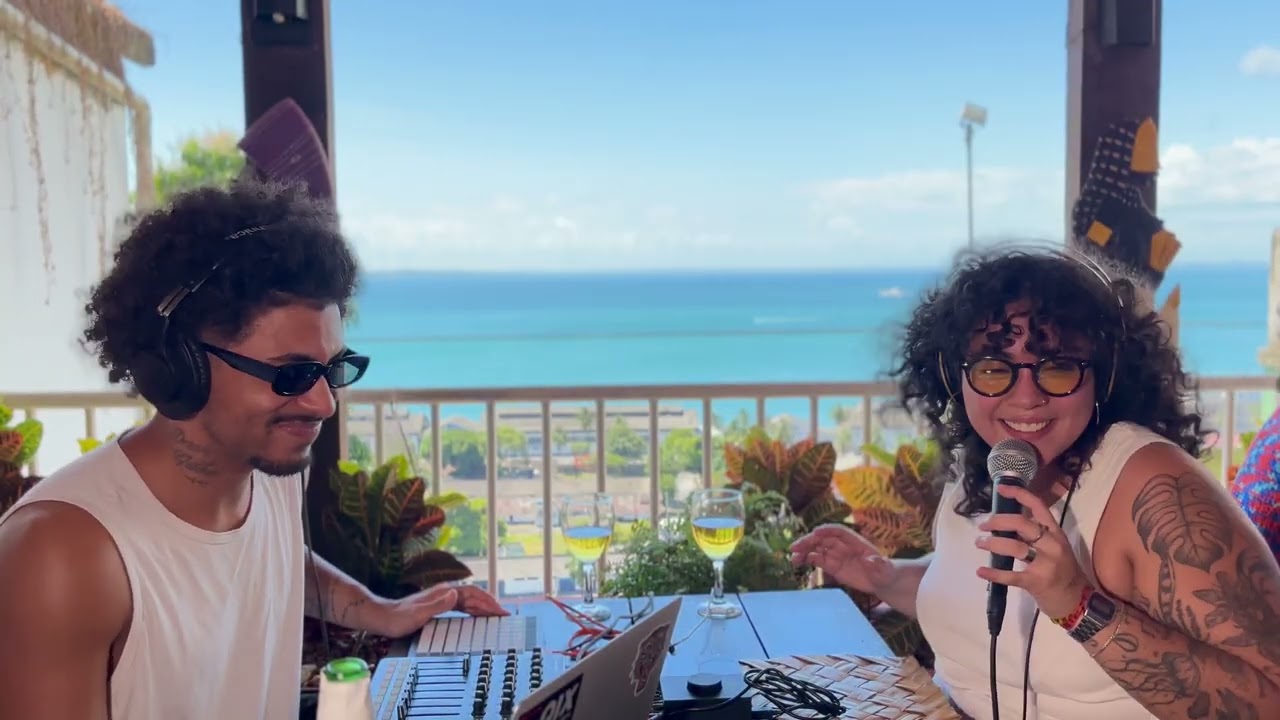 Bia Trindade, IVYO - ( Tropical Vibes )