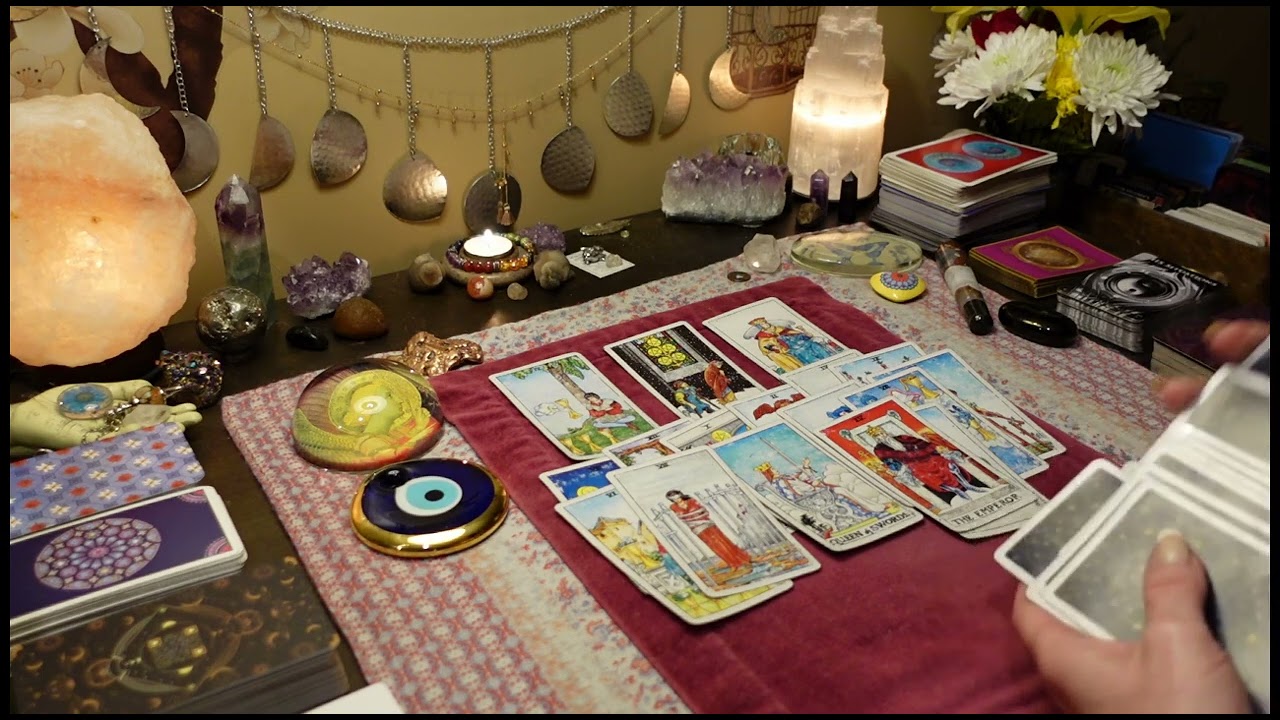 EXTREMELY POSSESSIVE Of You!😡They're Going Crazy. Jealous, Envious, Angry.  COLLECTIVE TAROT