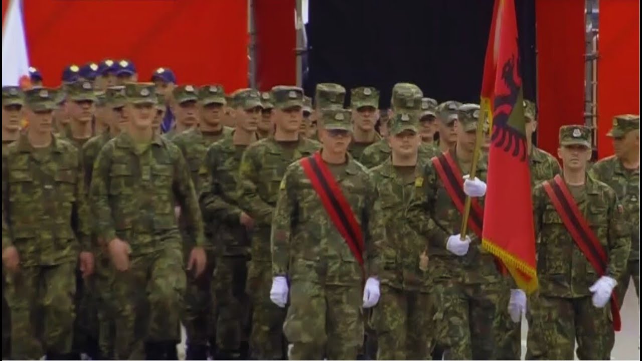 Parakalimi i Ushtrisë në Paradën e Shqiptarëve