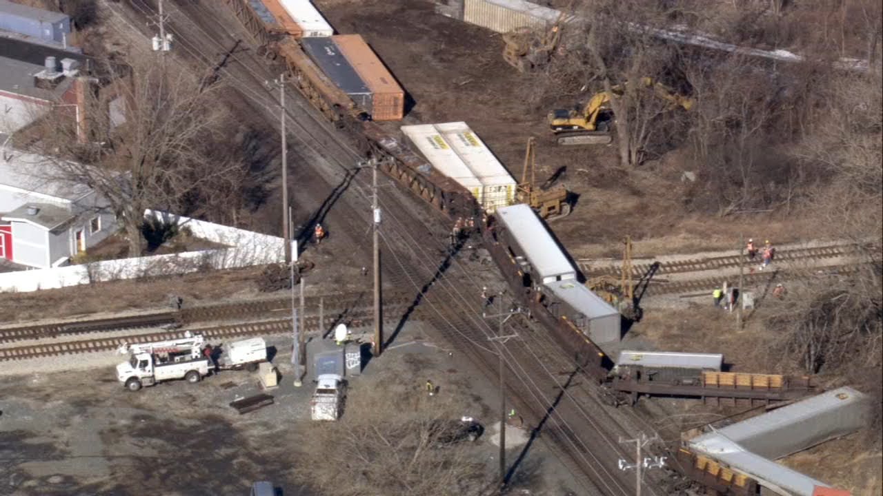 Cleanup could take days in south suburban freight train derailment